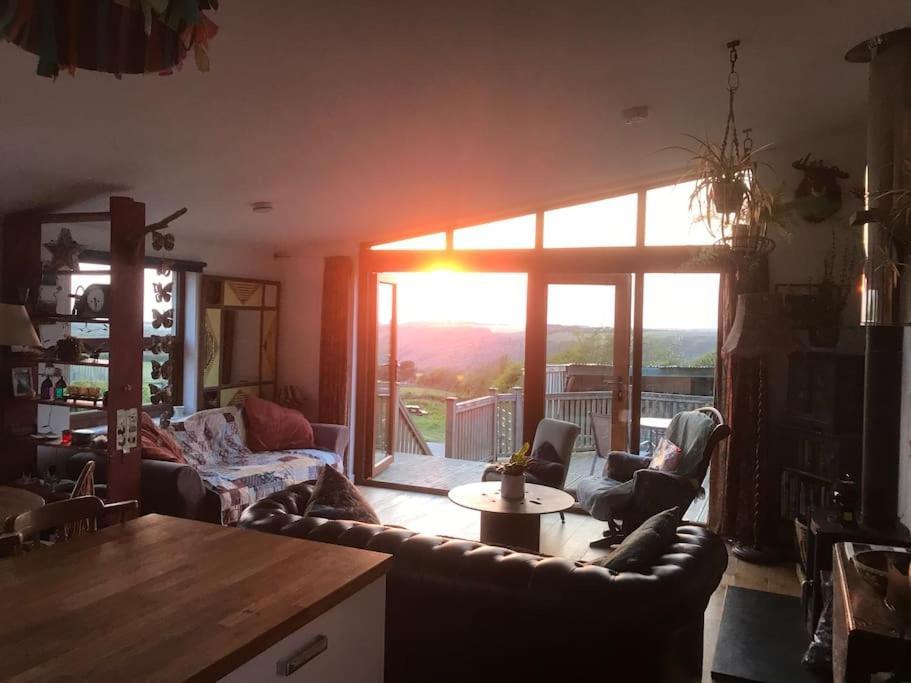 Spacious Cabin On Isolated Farm With Sea View Bude Kültér fotó