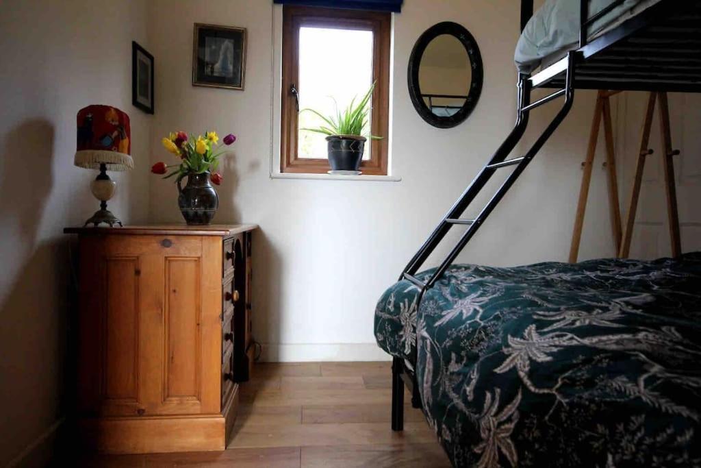 Spacious Cabin On Isolated Farm With Sea View Bude Kültér fotó
